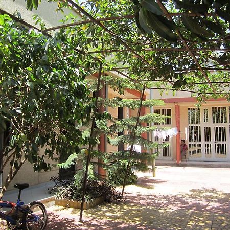 Manuhie Backpackers Lodge Bahir Dar Buitenkant foto